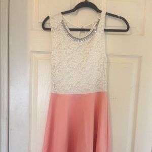 Jeweled neckline dress💖